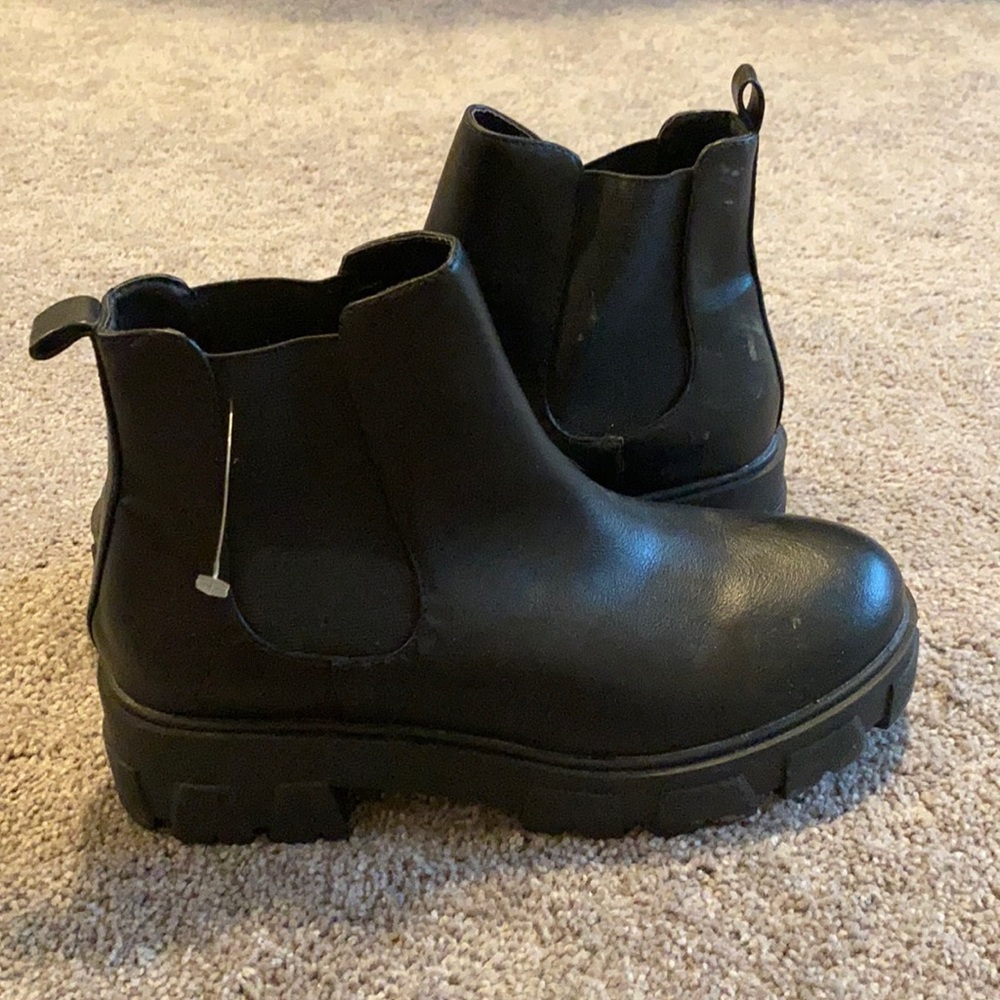 Combat boots